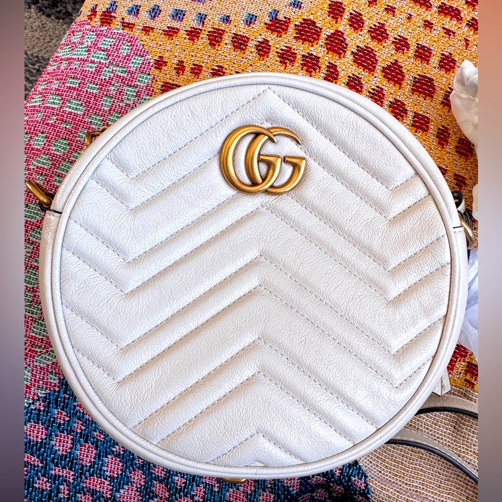 Authentic Gucci Marmont round bag crossbody - Picture 2 of 12